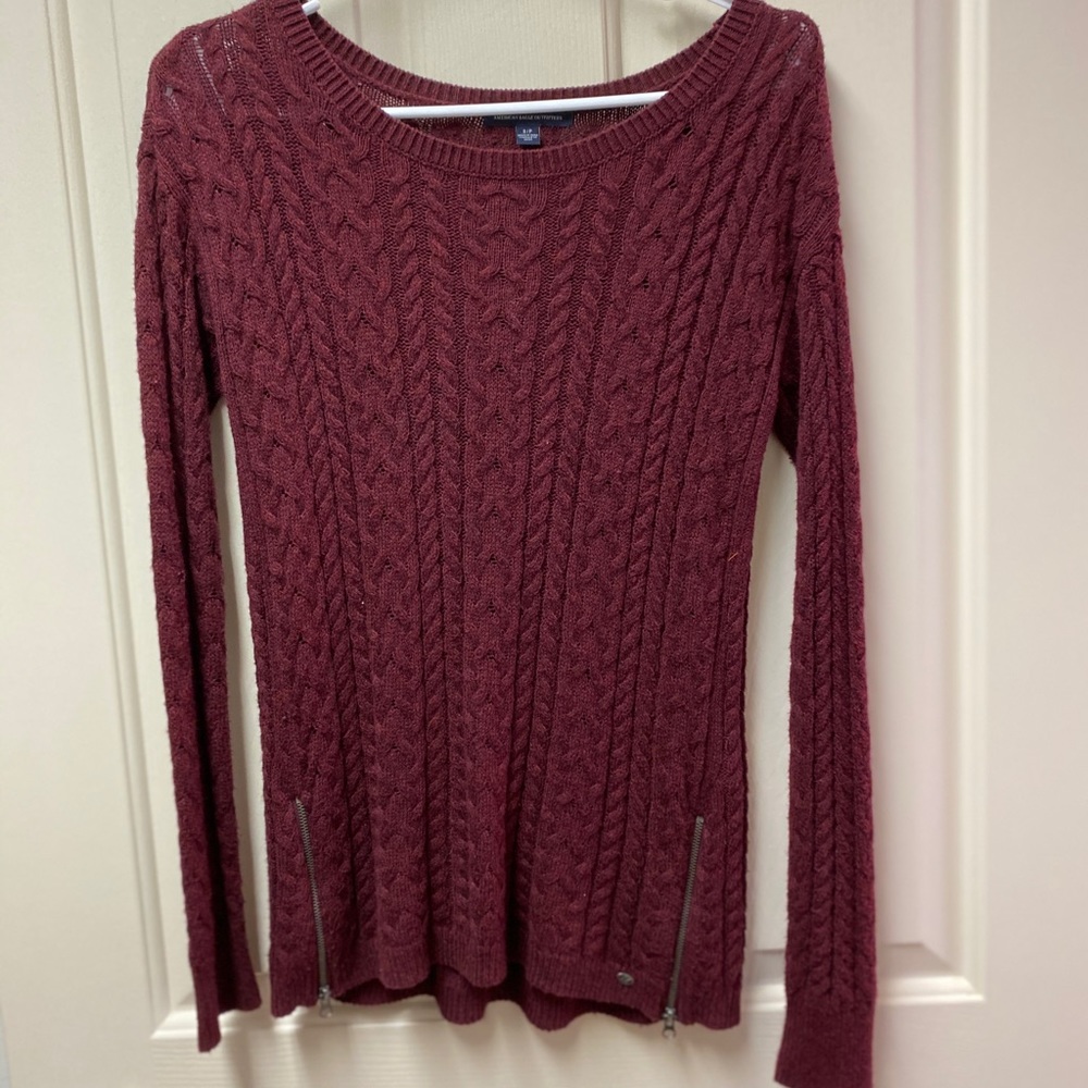 American eagle maroon sweater